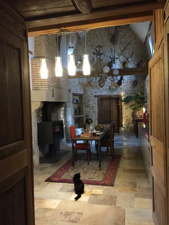 Les Chambres De La Basilique Neuvy-Saint-Sepulchre Экстерьер фото