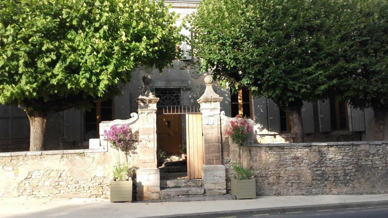 Les Chambres De La Basilique Neuvy-Saint-Sepulchre Экстерьер фото